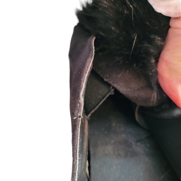 Steve Madden Bryanne pom pom slip-on shoes- 9.5 - Picture 9 of 10